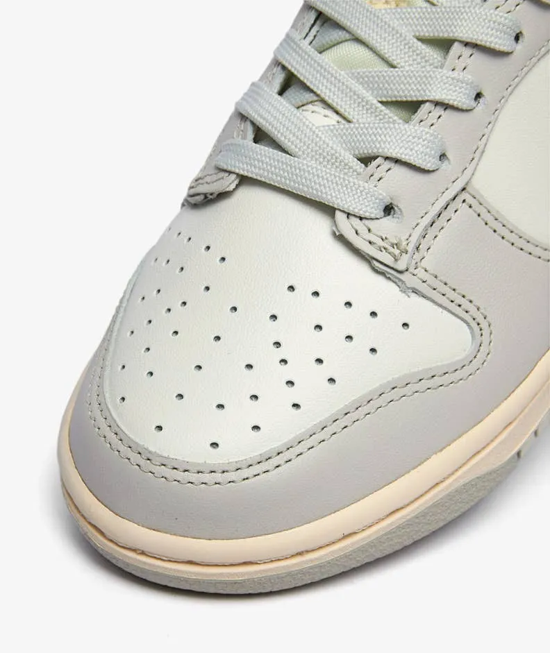 Nike Dunk Low 'Sail/ Light Bone (Women's)