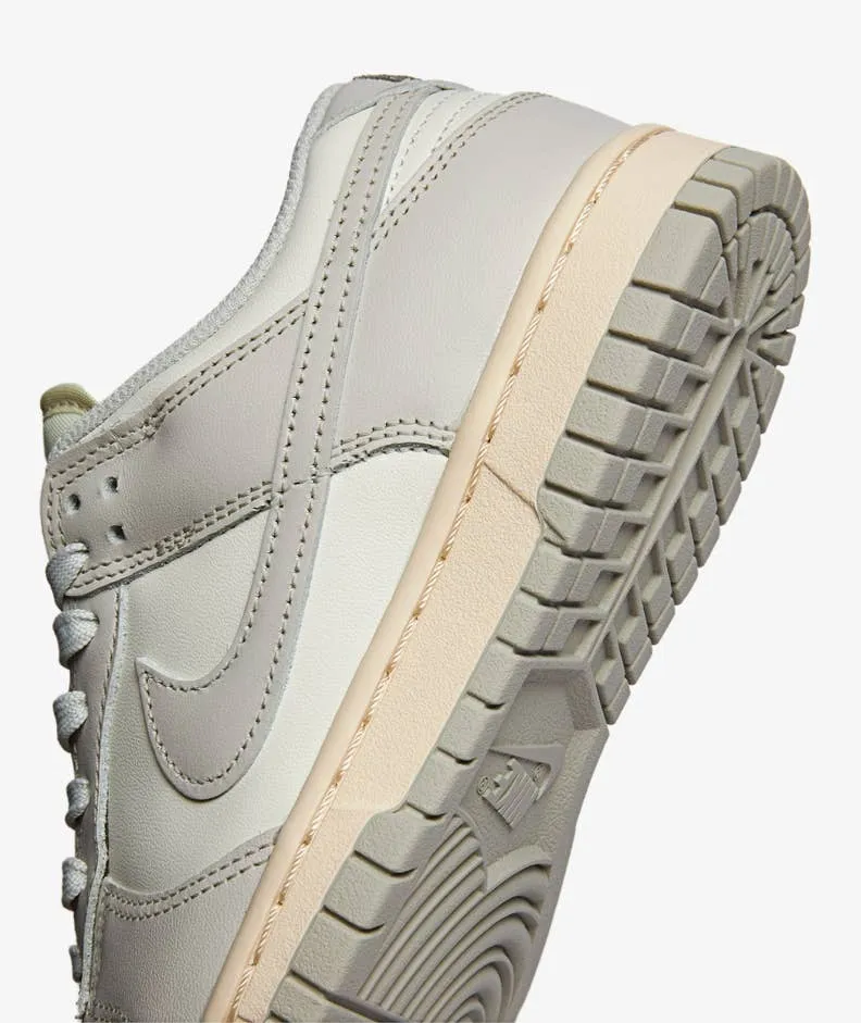 Nike Dunk Low 'Sail/ Light Bone (Women's)